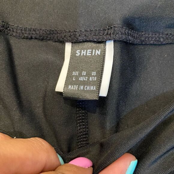 Pregnancy shorts   - Picture 3 of 3